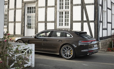 2021 Porsche Panamera Turbo S Sport Turismo (Color: Truffle Brown Metallic) Rear Three-Quarter Wallpapers 450x275 (94)