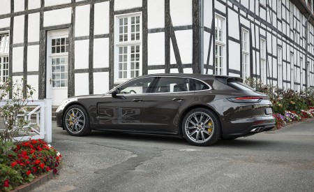 2021 Porsche Panamera Turbo S Sport Turismo (Color: Truffle Brown Metallic) Rear Three-Quarter Wallpapers 450x275 (95)