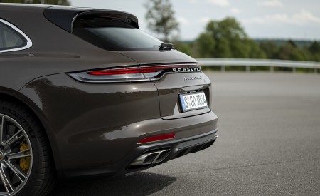 2021 Porsche Panamera Turbo S Sport Turismo (Color: Truffle Brown Metallic) Tail Light Wallpapers 450x275 (104)