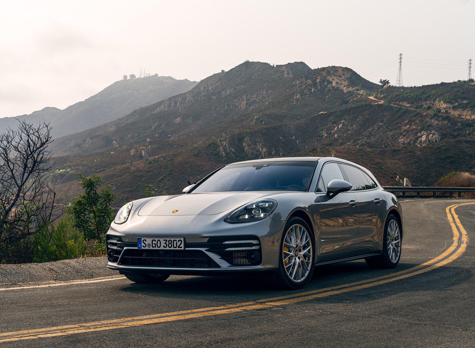 2021 Porsche Panamera Turbo S Sport Turismo (US-Spec; Color: GT Silver Metallic) Front Three-Quarter Wallpapers #9 of 114