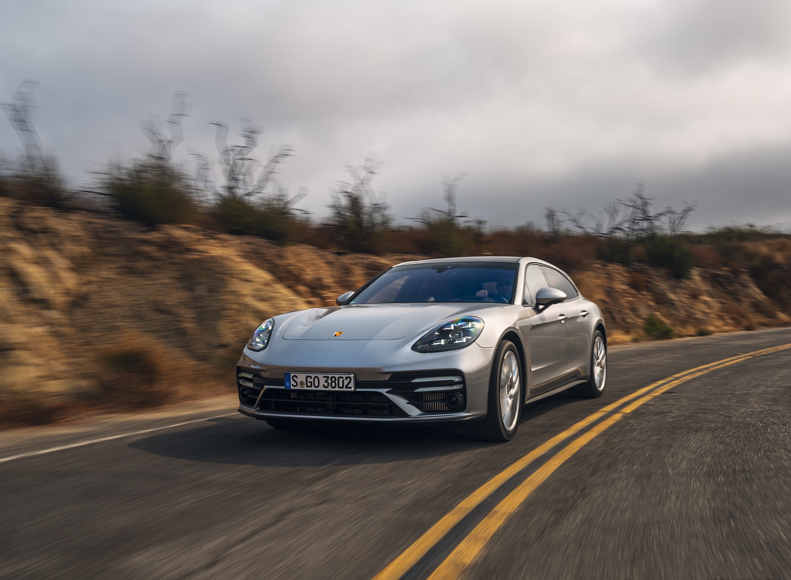 2021 Porsche Panamera Turbo S Sport Turismo (US-Spec; Color: GT Silver Metallic) Front Wallpapers #6 of 114