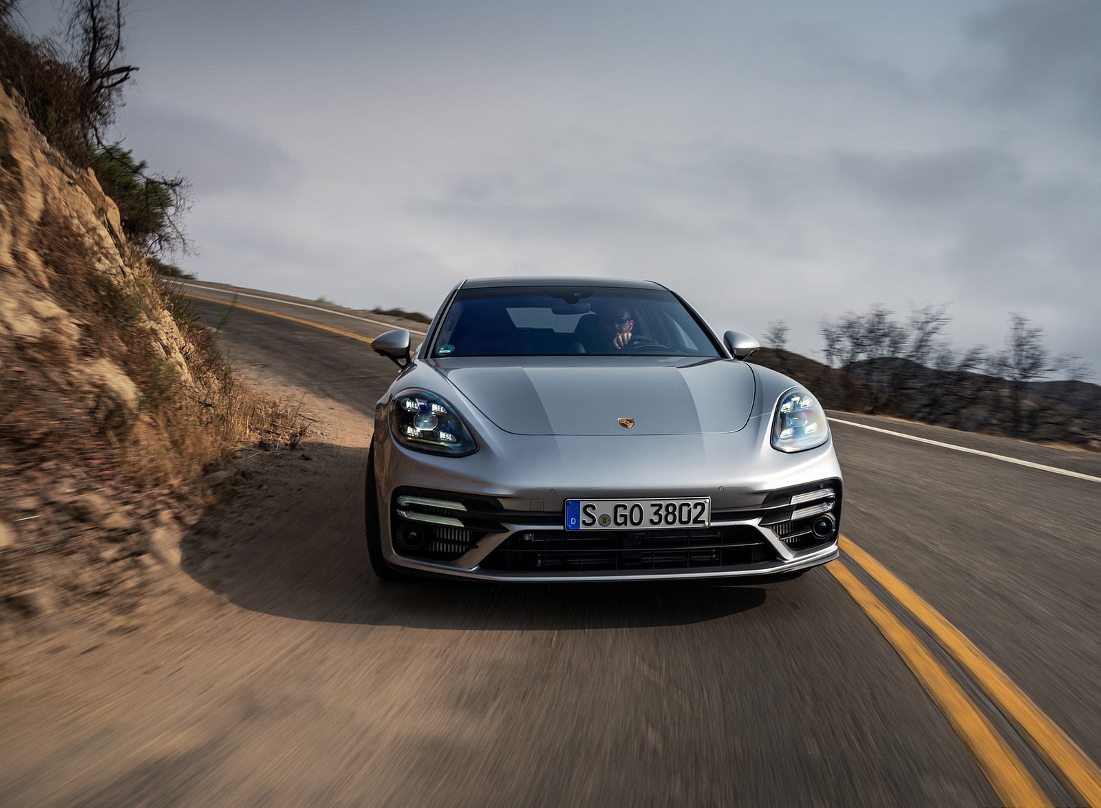 2021 Porsche Panamera Turbo S Sport Turismo (US-Spec; Color: GT Silver Metallic) Front Wallpapers #7 of 114