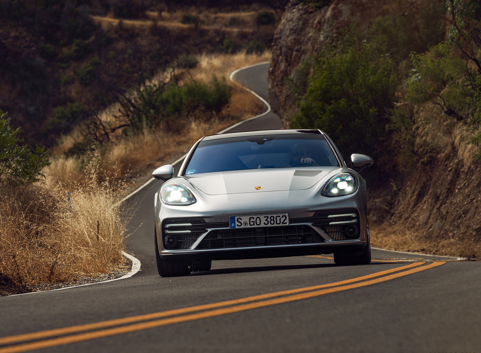 2021 Porsche Panamera Turbo S Sport Turismo (US-Spec; Color: GT Silver Metallic) Front Wallpapers (10)