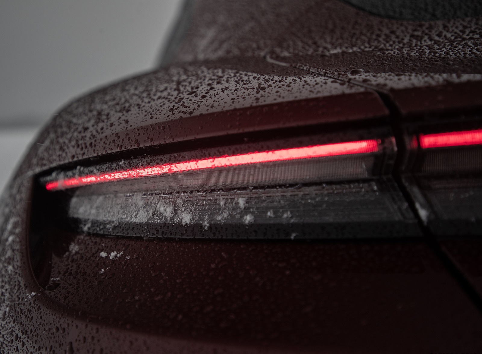 2021 Porsche Taycan (Color: Cherry Metallic) Tail Light Wallpapers #121 of 218