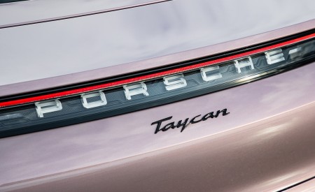 2021 Porsche Taycan (Color: Frozen Berry Metallic) Badge Wallpapers 450x275 (191)