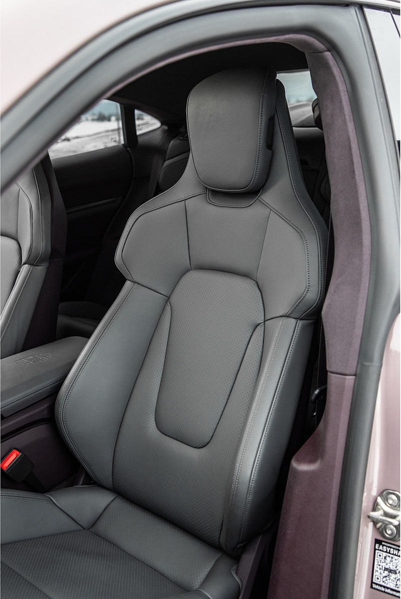 2021 Porsche Taycan (Color: Frozen Berry Metallic) Interior Front Seats Wallpapers #203 of 218