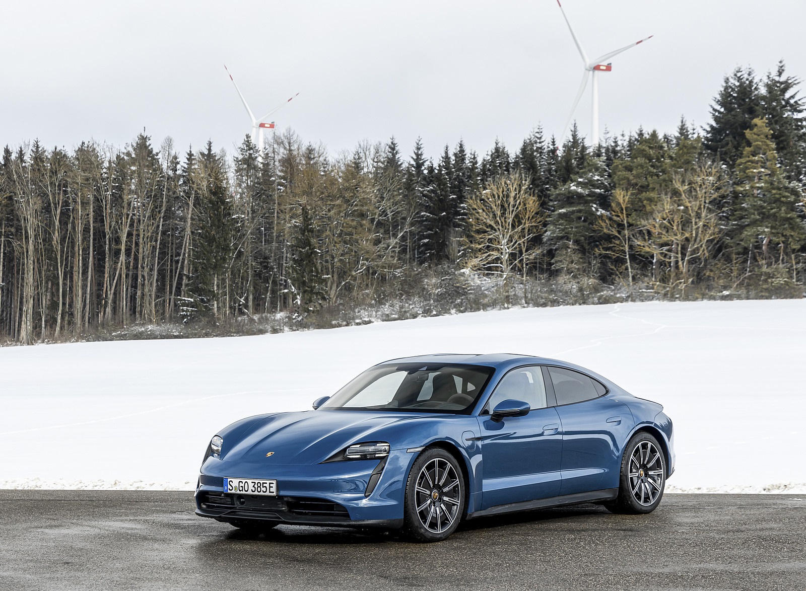 2021 Porsche Taycan (Color: Neptune Blue) Front Three-Quarter Wallpapers #32 of 218