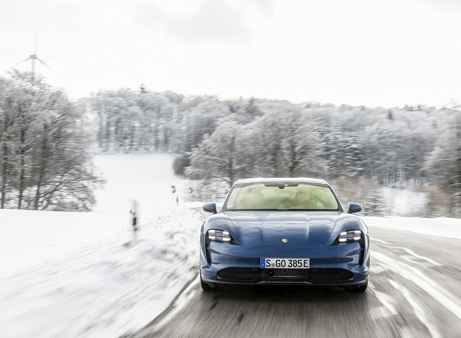 2021 Porsche Taycan (Color: Neptune Blue) Front Wallpapers #21 of 218