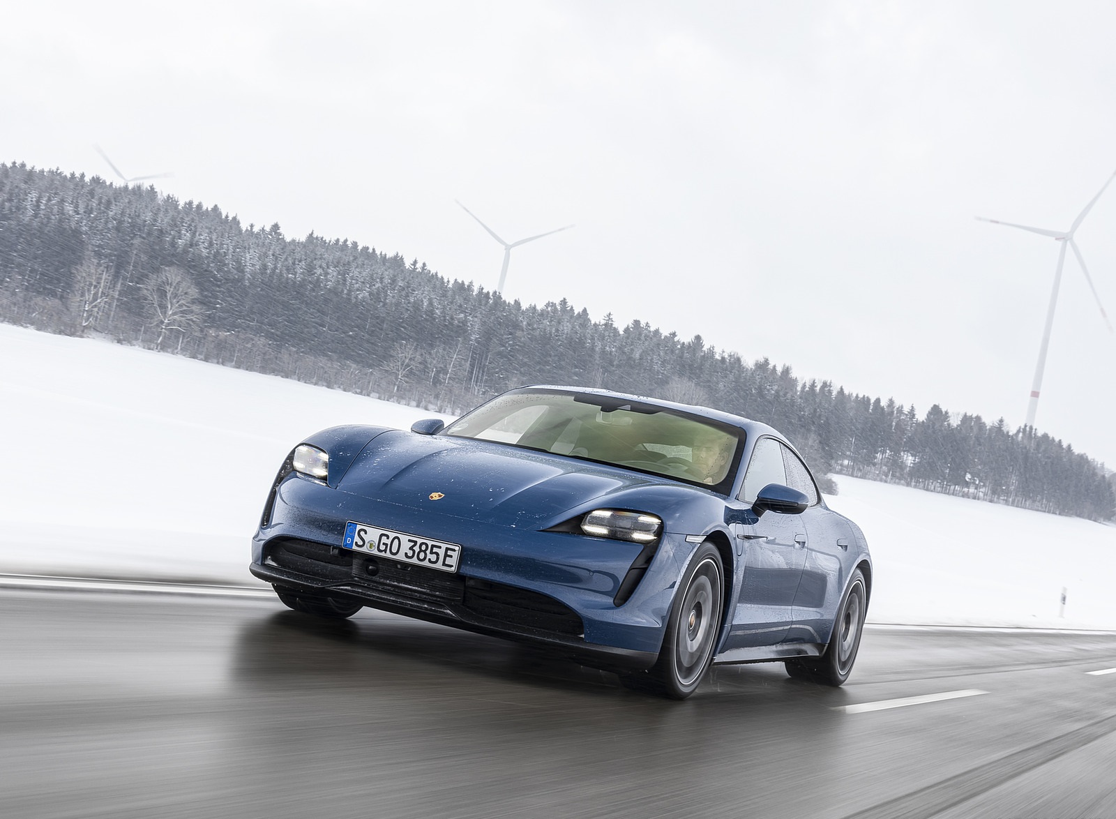 2021 Porsche Taycan (Color: Neptune Blue) Front Wallpapers (4)