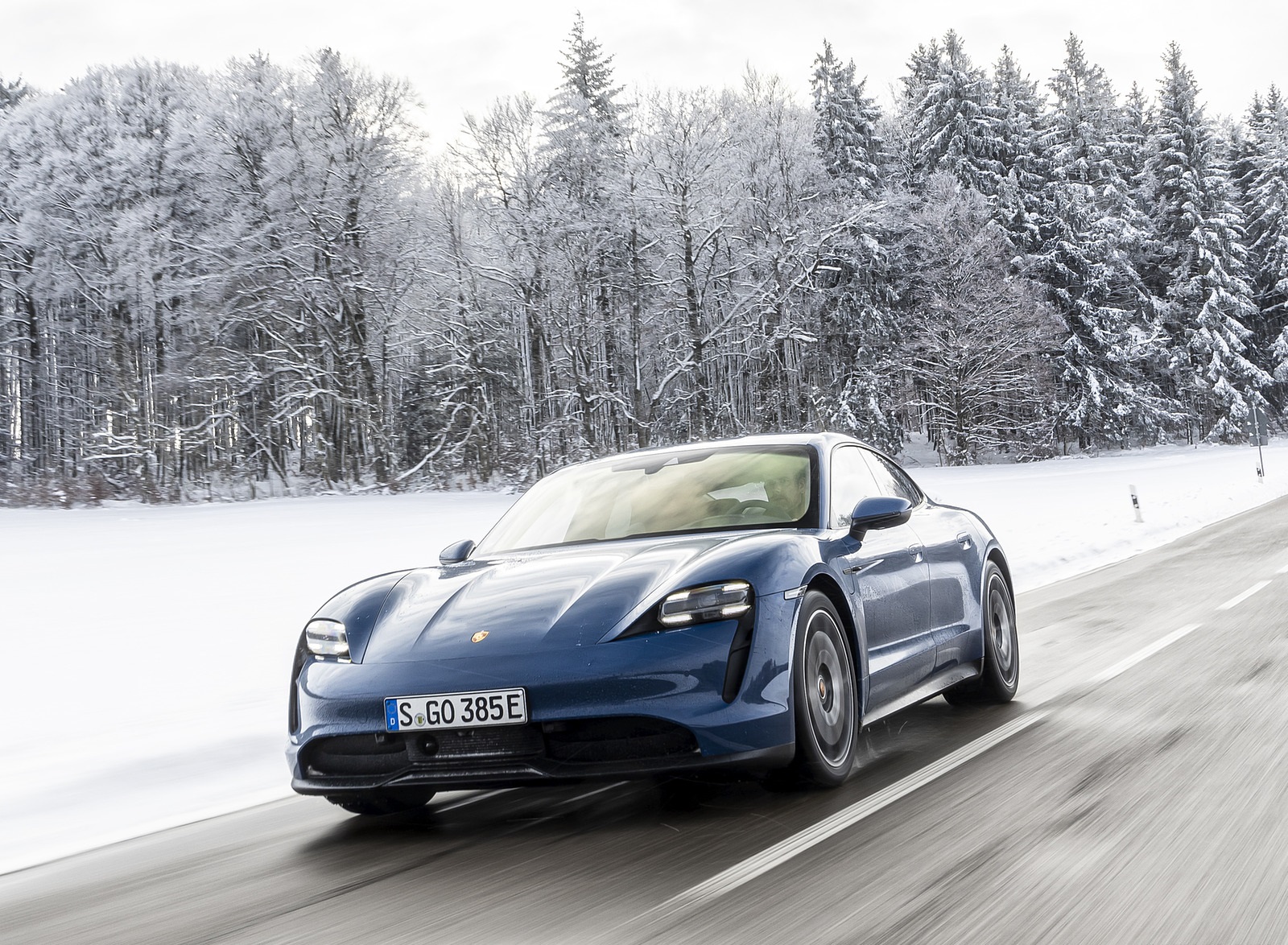 2021 Porsche Taycan (Color: Neptune Blue) Front Wallpapers #23 of 218