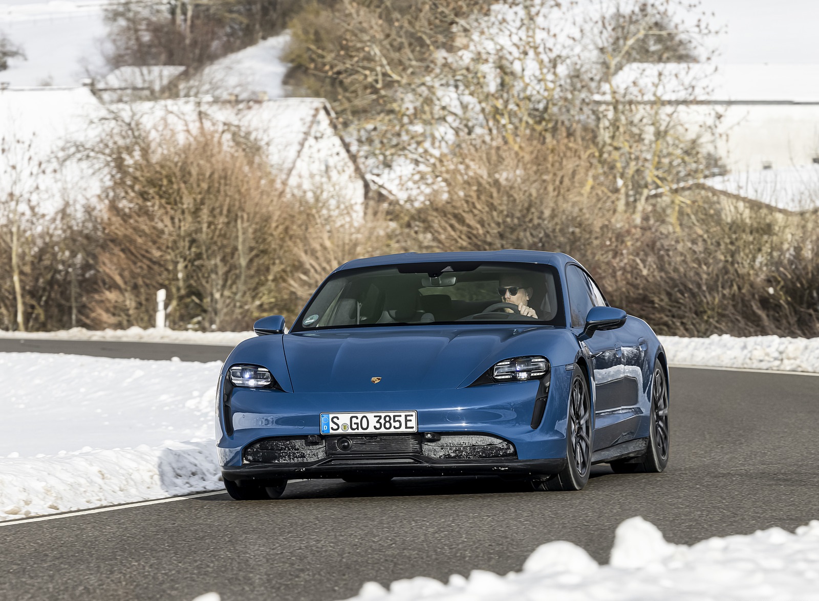 2021 Porsche Taycan (Color: Neptune Blue) Front Wallpapers #7 of 218