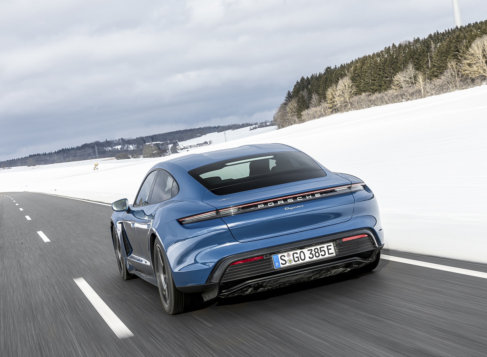 2021 Porsche Taycan (Color: Neptune Blue) Rear Wallpapers #29 of 218