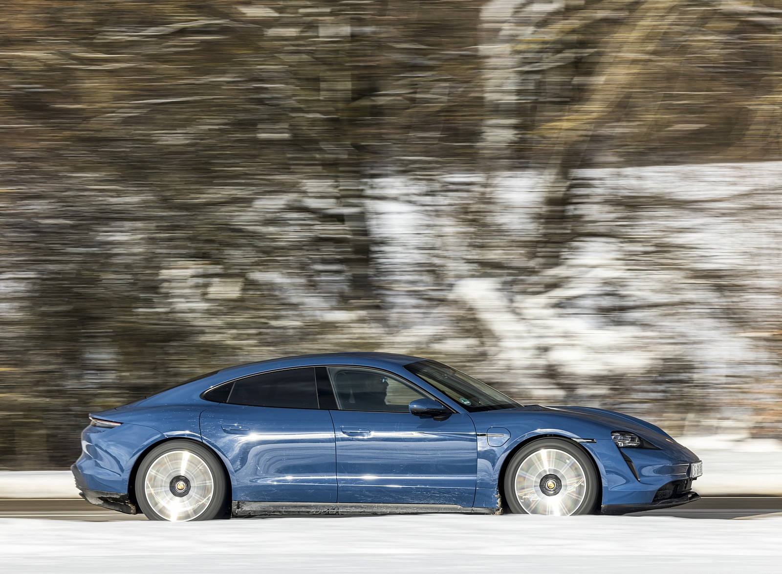 2021 Porsche Taycan (Color: Neptune Blue) Side Wallpapers #9 of 218