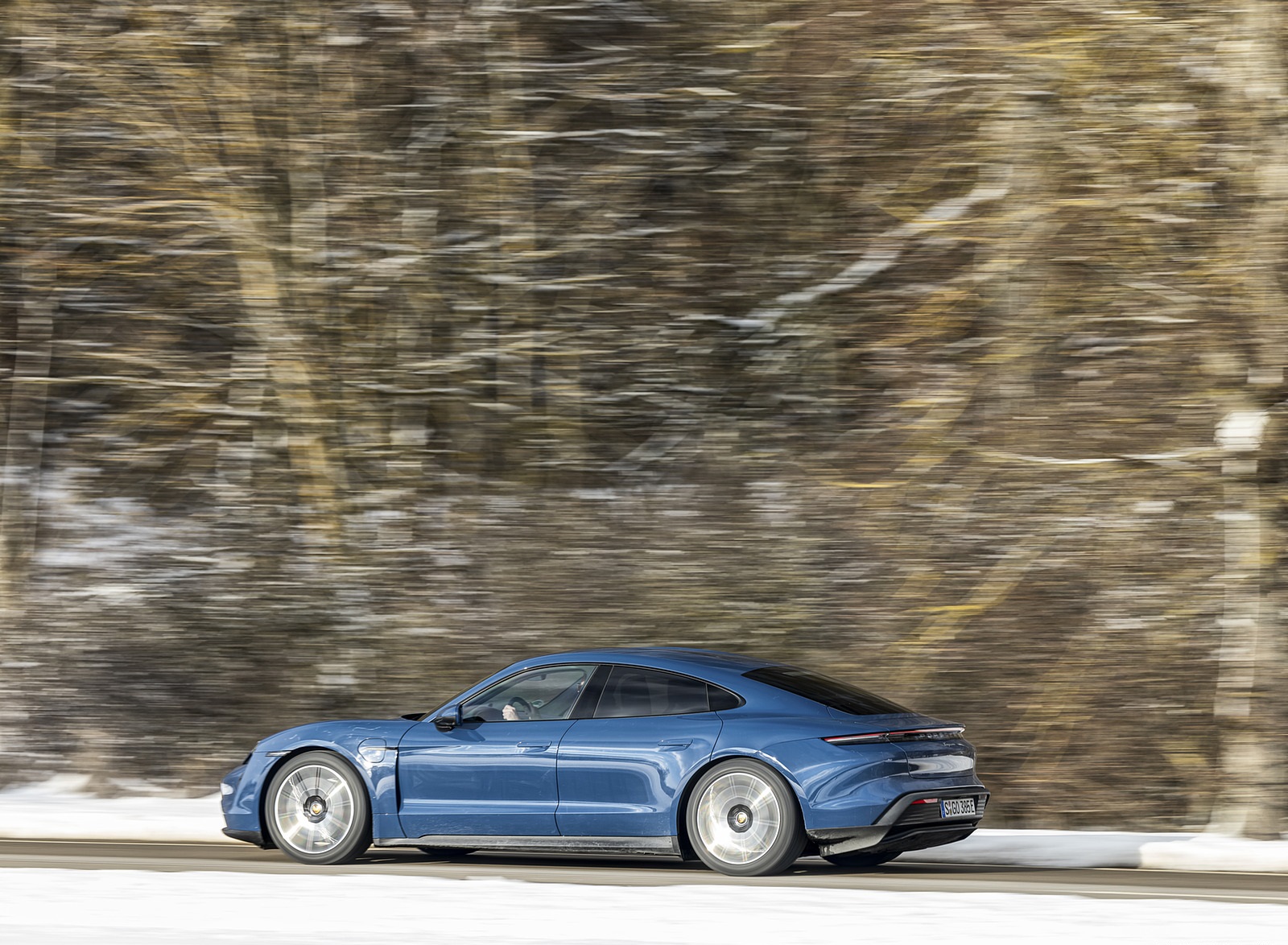 2021 Porsche Taycan (Color: Neptune Blue) Side Wallpapers #10 of 218