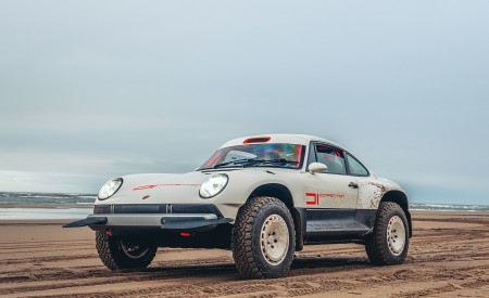 2021 Singer Porsche 911 All-terrain Competition Study Front Three-Quarter Wallpapers 450x275 (1)