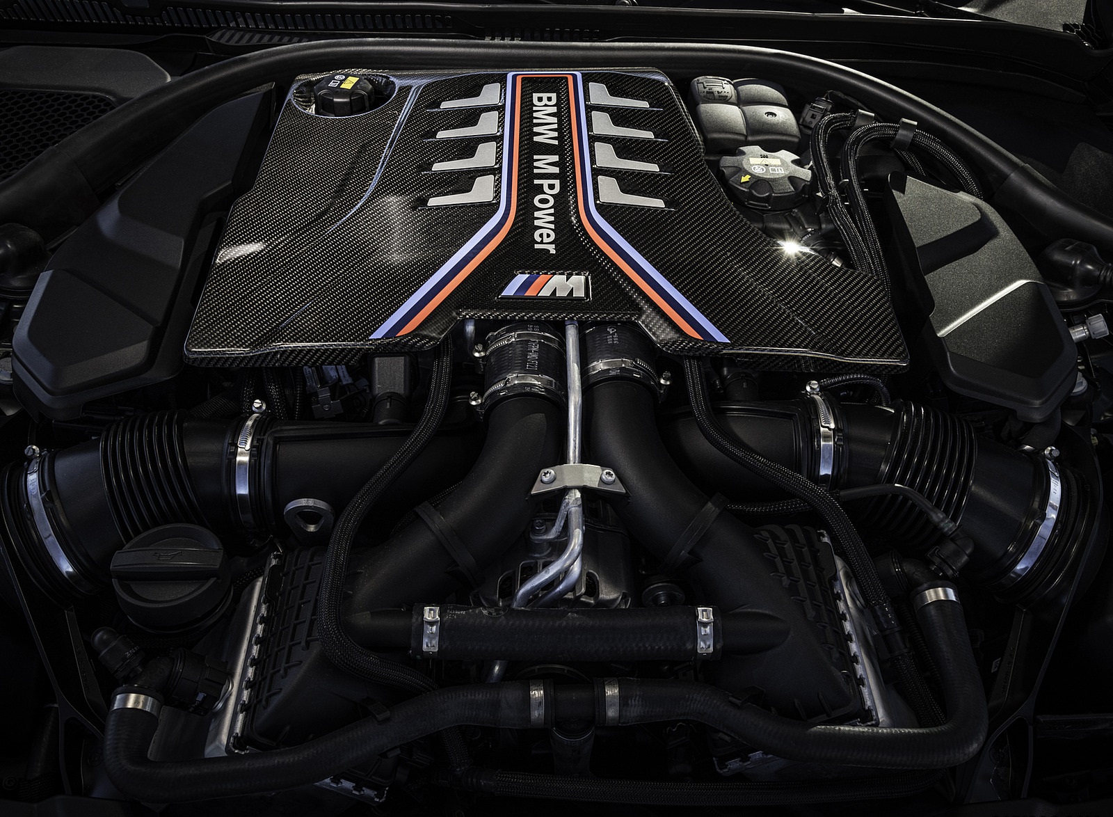 2022 BMW M5 CS Engine Wallpapers  #103 of 155