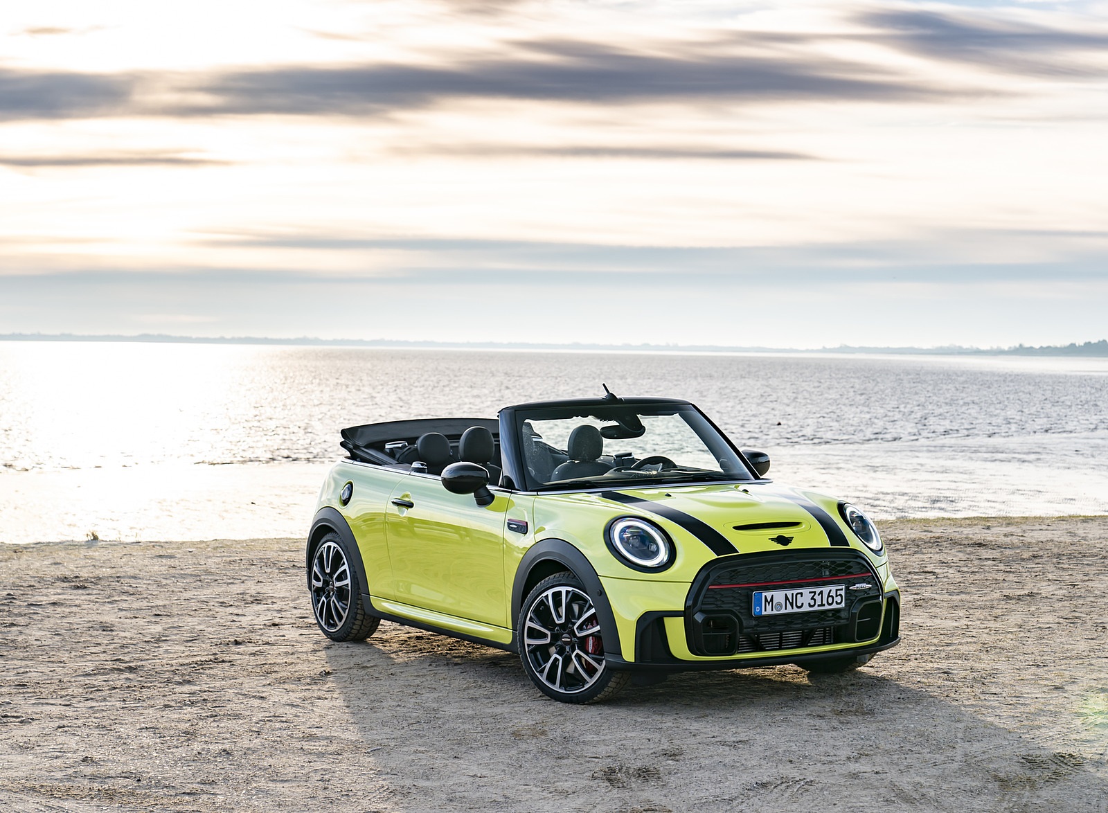 2022 Mini Cooper S Convertible Front Three-Quarter Wallpapers #47 of 131