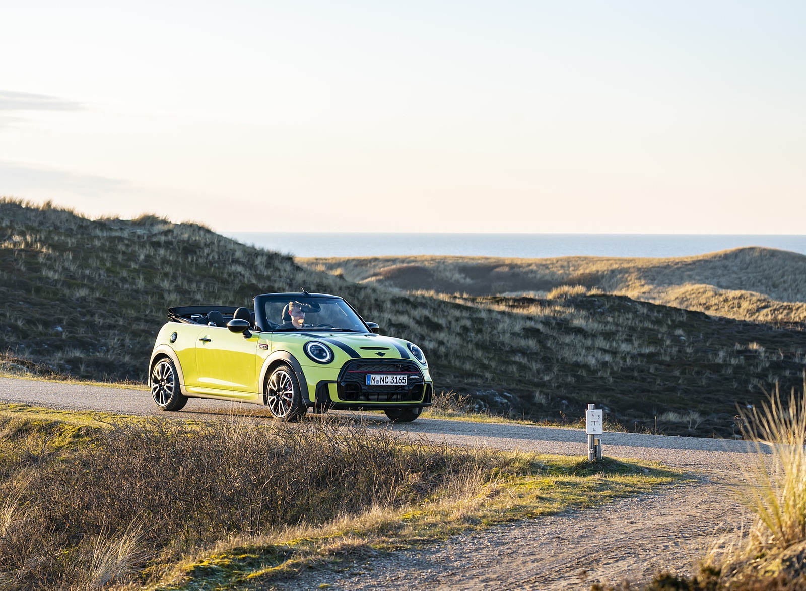 2022 Mini Cooper S Convertible Front Three-Quarter Wallpapers #34 of 131