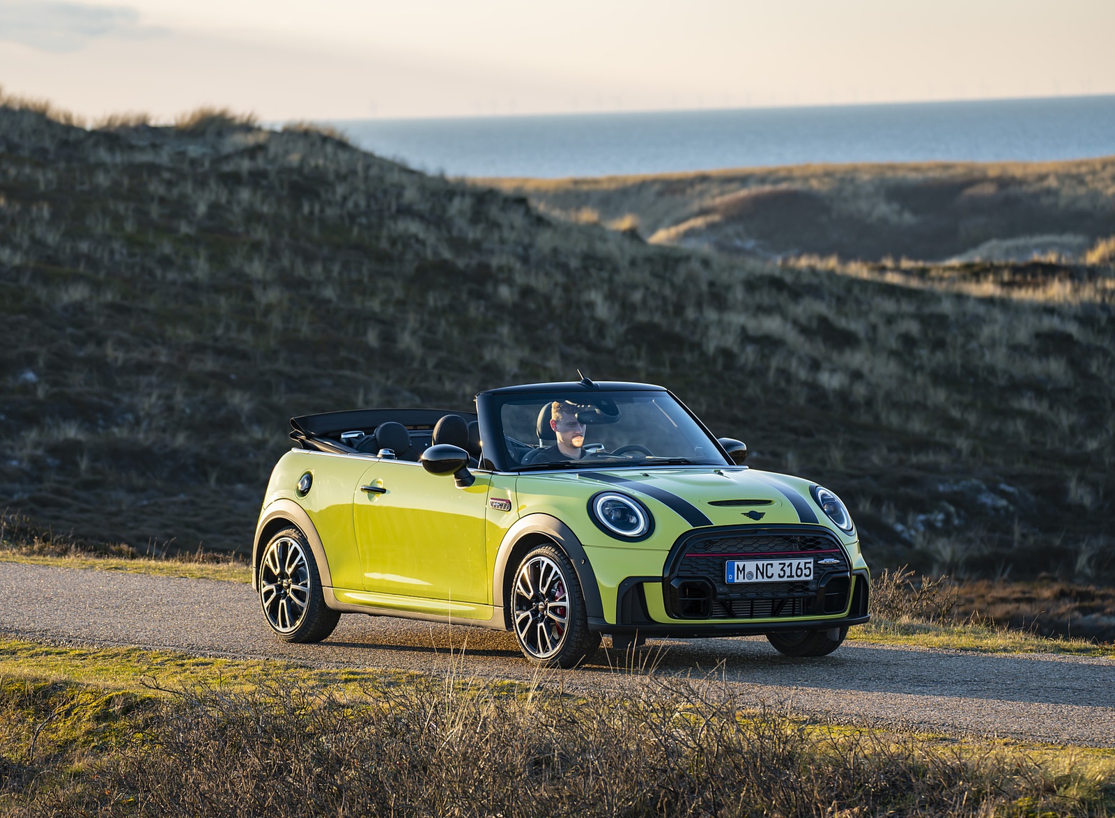 2022 Mini Cooper S Convertible Front Three-Quarter Wallpapers #32 of 131