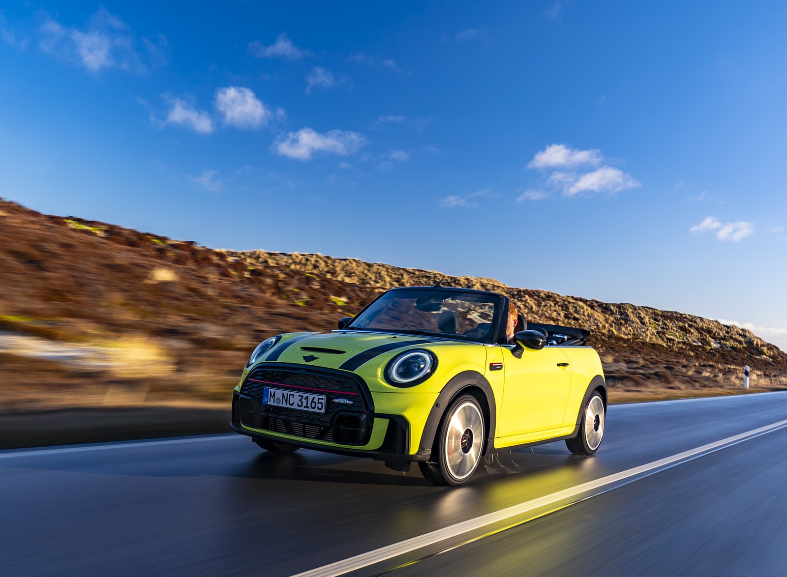 2022 Mini Cooper S Convertible Front Three-Quarter Wallpapers #9 of 131