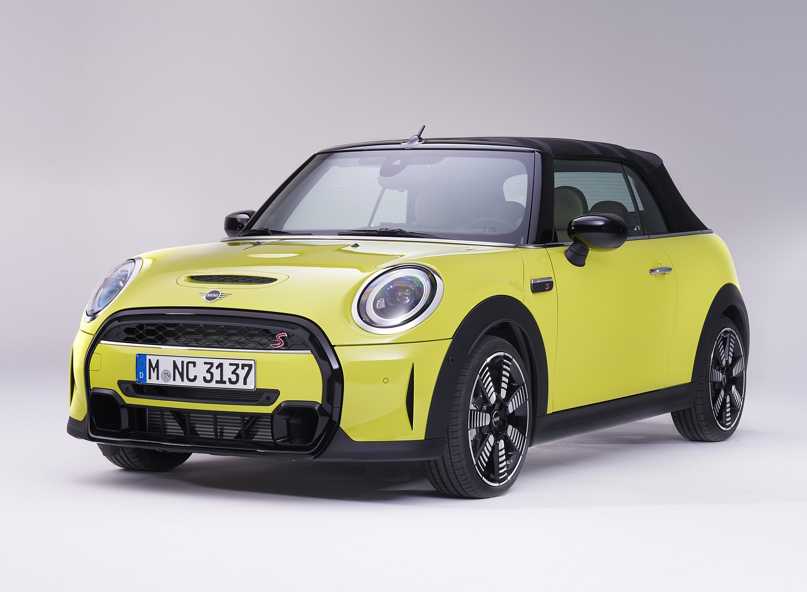 2022 MINI Cooper S Convertible Front Three-Quarter Wallpapers  #88 of 131