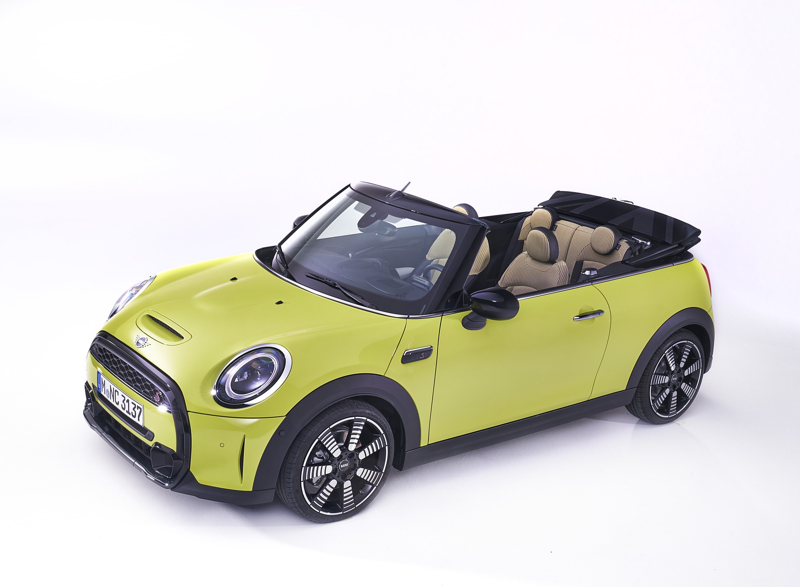 2022 MINI Cooper S Convertible Front Three-Quarter Wallpapers #89 of 131