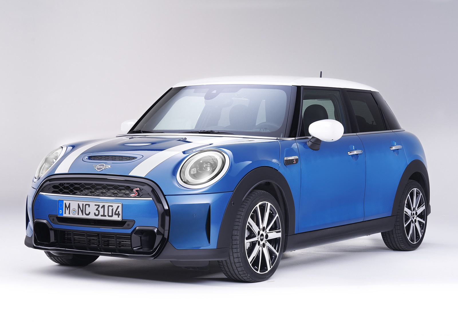 2022 MINI Cooper S Hardtop 4 Door Front Three-Quarter Wallpapers (5)