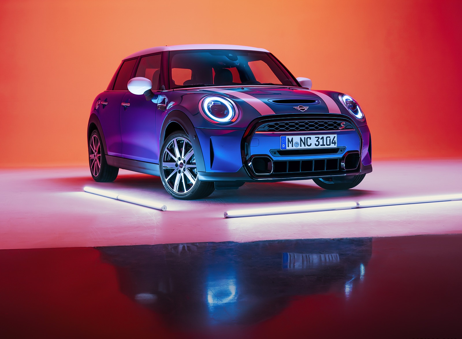 2022 MINI Cooper S Hardtop 4 Door Front Three-Quarter Wallpapers #3 of 33