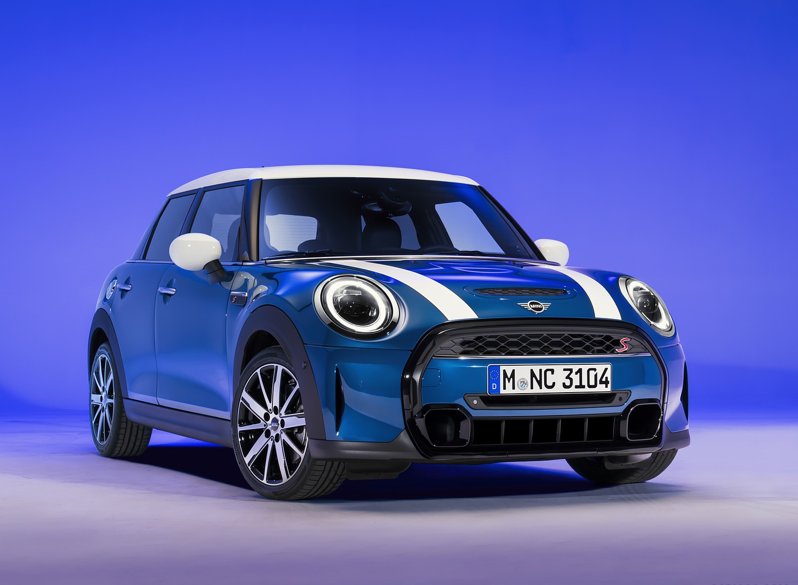 2022 MINI Cooper S Hardtop 4 Door Front Three-Quarter Wallpapers #1 of 33