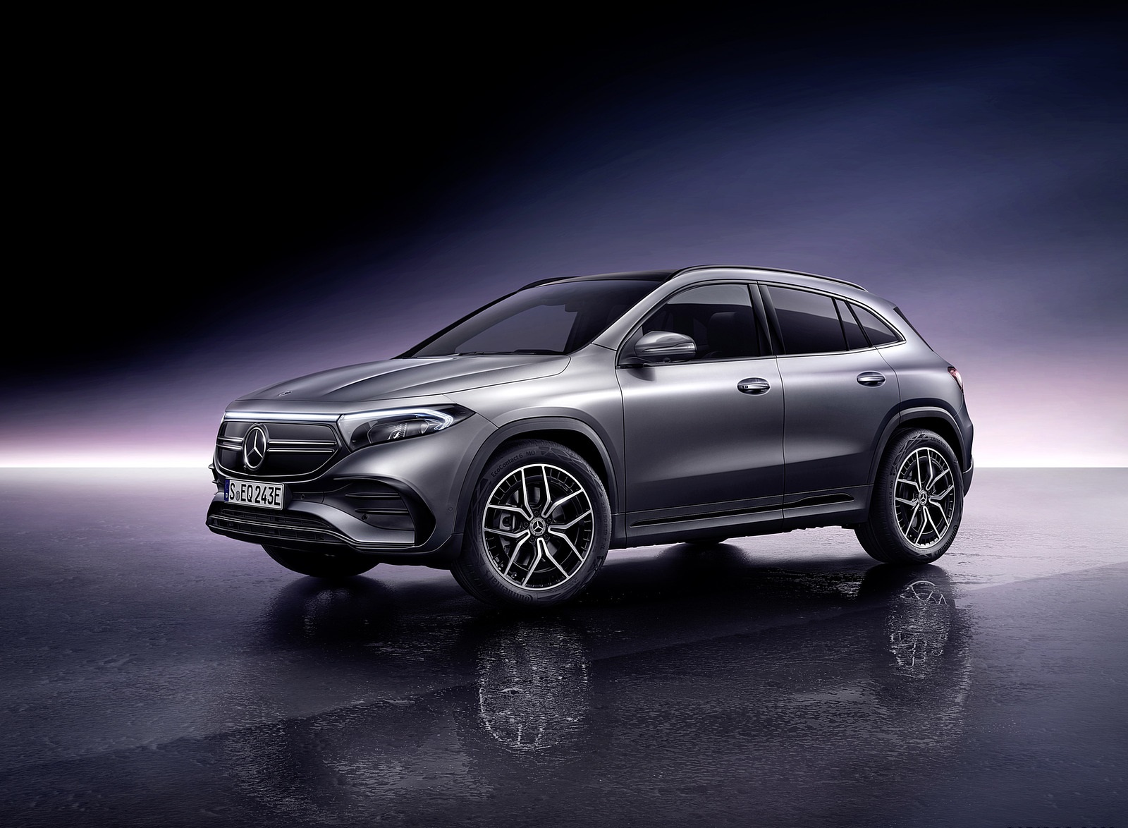 2022 Mercedes-Benz EQA AMG Line (Color: Mountain Grey Magno) Front Three-Quarter Wallpapers #46 of 91