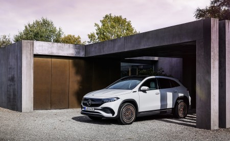 2022 Mercedes-Benz EQA EQA 250 Edition 1 (Color: Digital White) Front Three-Quarter Wallpapers 450x275 (28)