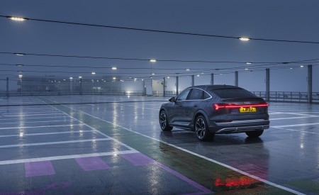 2021 Audi e-tron S Sportback (UK-Spec) Rear Three-Quarter Wallpapers 450x275 (43)