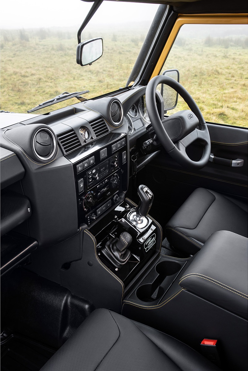 2021 Land Rover Defender Works V8 Trophy Interior Wallpapers #36 of 39