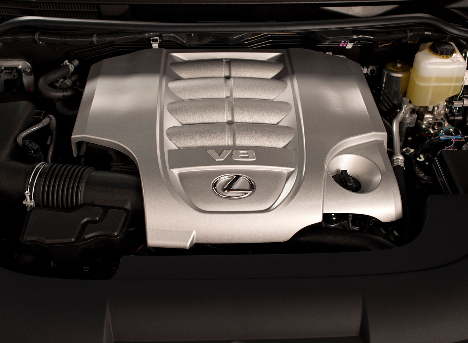2021 Lexus LX 570 Engine Wallpapers (7)