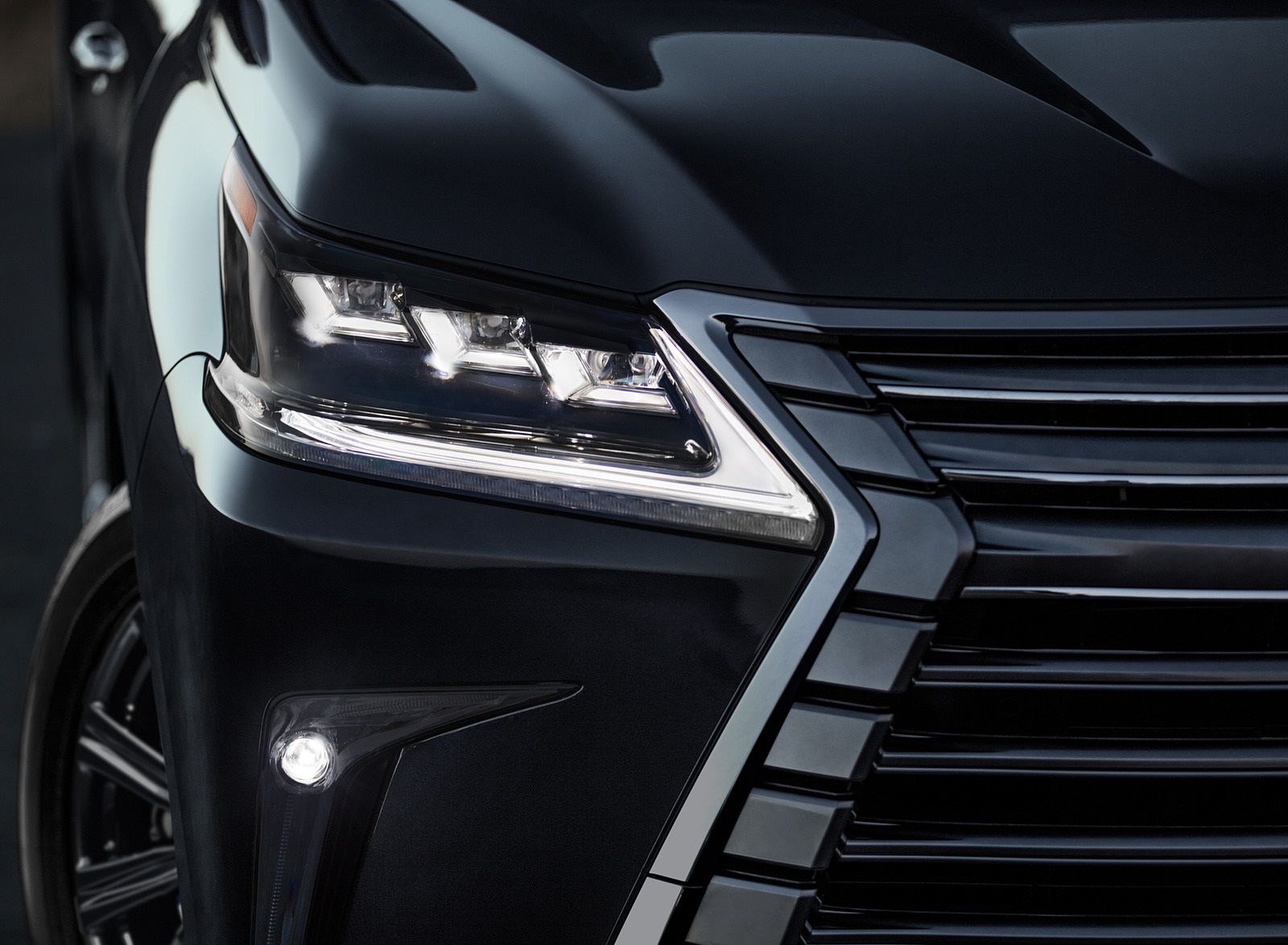 2021 Lexus LX 570 Headlight Wallpapers #4 of 26