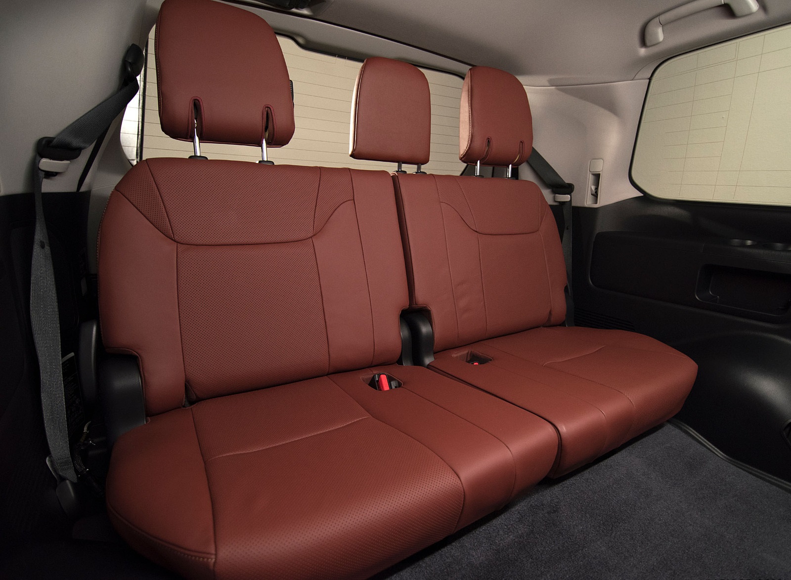 2021 Lexus LX 570 Interior Third Row Seats Wallpapers #23 of 26