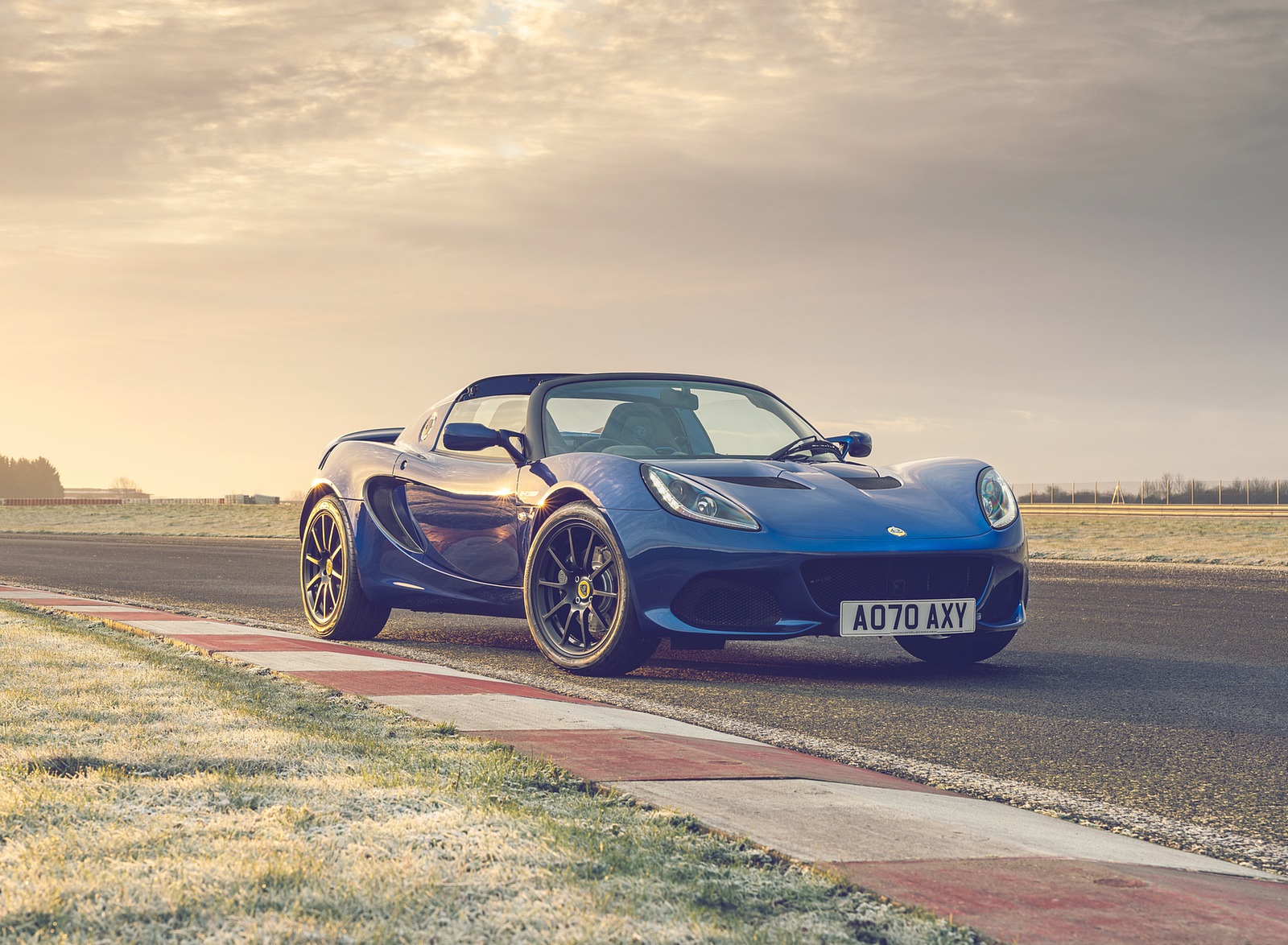 2021 Lotus Elise Sport 240 Final Edition Front Three-Quarter Wallpapers #16 of 46