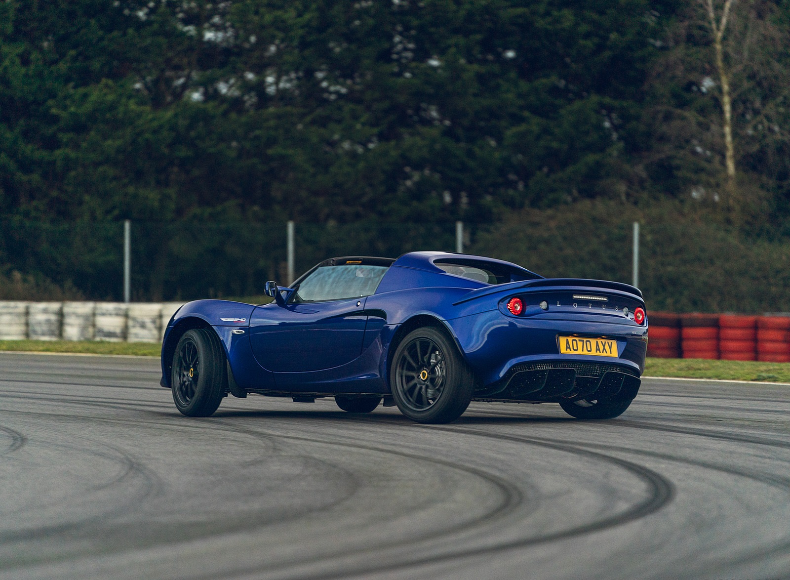 2021 Lotus Elise Sport 240 Final Edition Rear Three-Quarter Wallpapers (5)