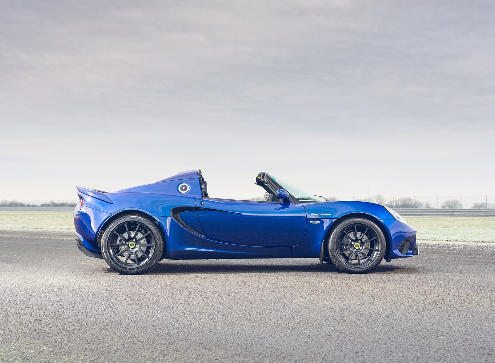 2021 Lotus Elise Sport 240 Final Edition Side Wallpapers #14 of 46