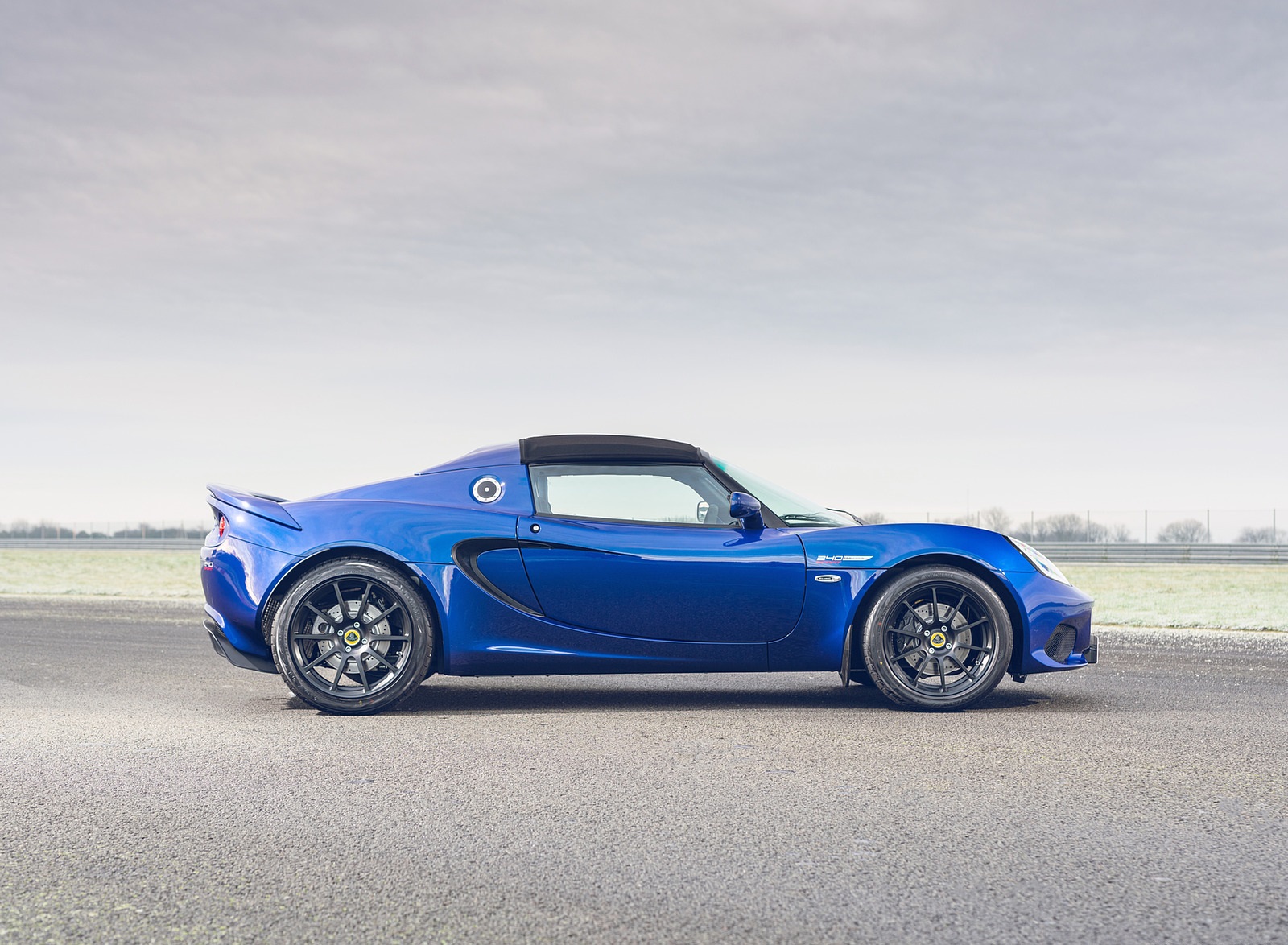 2021 Lotus Elise Sport 240 Final Edition Side Wallpapers #15 of 46