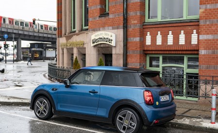 2021 MINI Cooper SE Electric Charging Wallpapers 450x275 (52)