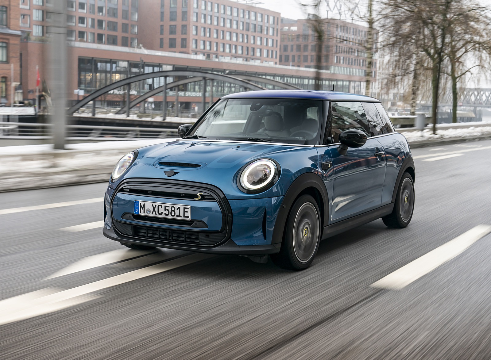 2021 MINI Cooper SE Electric Front Three-Quarter Wallpapers #24 of 61