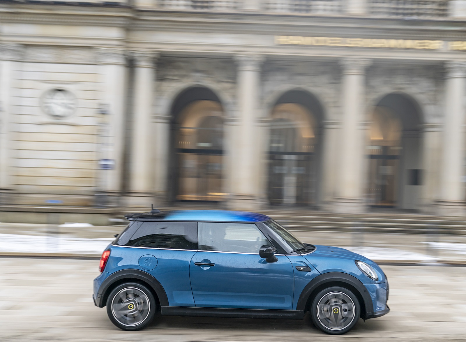 2021 MINI Cooper SE Electric Side Wallpapers  #38 of 61