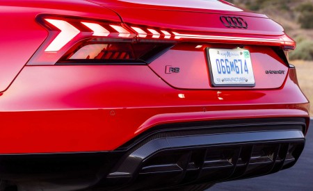 2022 Audi RS E-Tron GT (Color: Tango Red Metallic) Tail Light Wallpapers 450x275 (105)