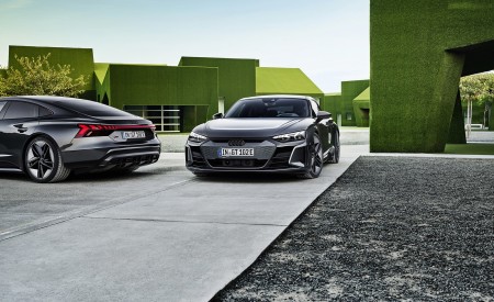 2022 Audi RS e-tron GT (Color: Daytona Grey) Front Wallpapers 450x275 (134)