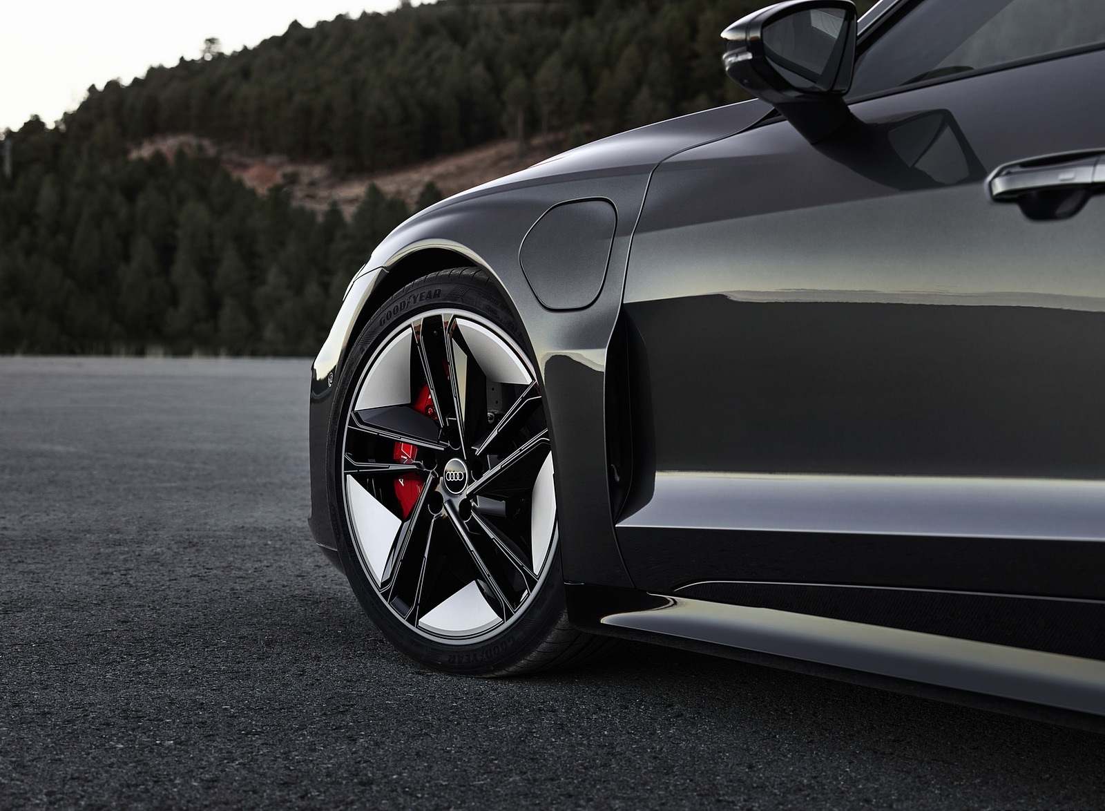 2022 Audi RS e-tron GT (Color: Daytona Grey) Wheel Wallpapers #75 of 174