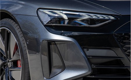 2022 Audi RS e-tron GT Headlight Wallpapers 450x275 (38)