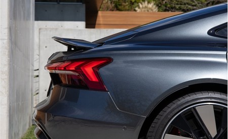 2022 Audi RS e-tron GT Spoiler Wallpapers 450x275 (47)