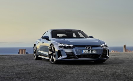 2022 Audi e-tron GT quattro (Color: Kemora Grey Metallic) Front Wallpapers 450x275 (40)