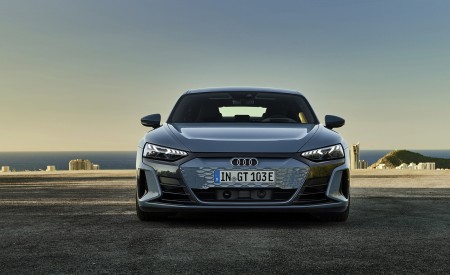 2022 Audi e-tron GT quattro (Color: Kemora Grey Metallic) Front Wallpapers 450x275 (41)